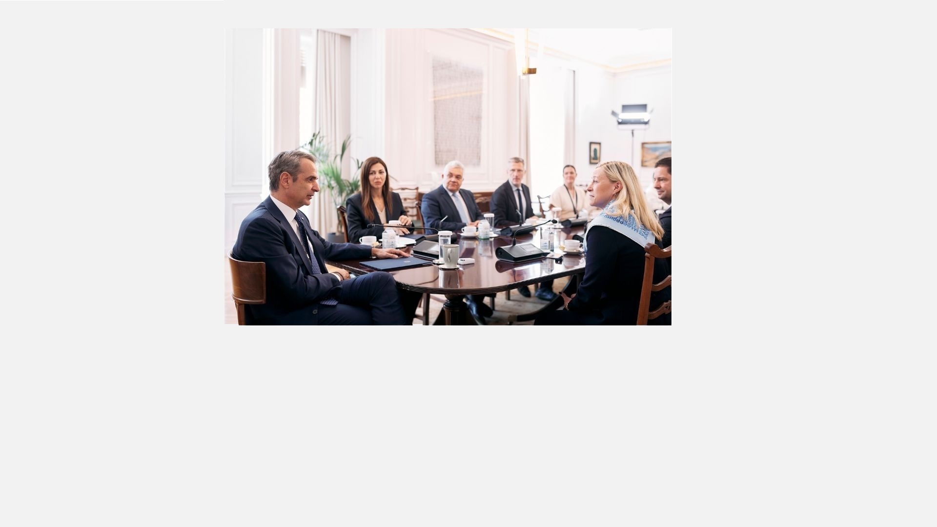 Prime Minister, Kyriakos Mitsotakis, meets with Yale University President, Maurie McInnis, and NKUA Rector, Gerasimos Siasos